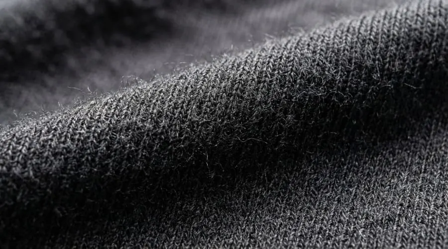 Zbliżenie na oddychający materiał męskiej bielizny